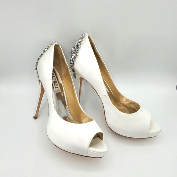 Badgley Mischka Kiara, White, NIB - Picture 2 of 13